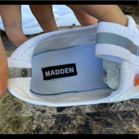 Steve Madden Men's Gupto Knit Sneakers - Picture 7 of 11